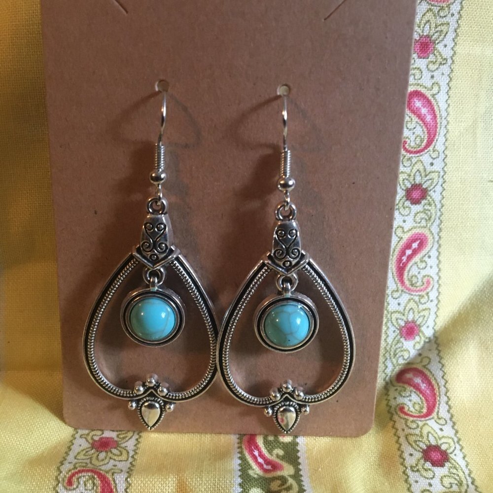 Vintage Inverted Heart Bohemian Blue Stone Drop Earring NWOT - Picture 2 of 6